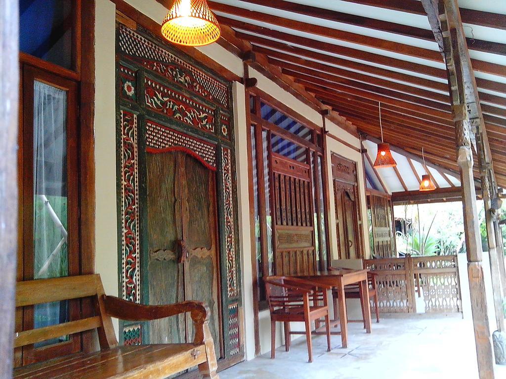 Sapulidi Cafe, Gallery & Resort レムバン エクステリア 写真