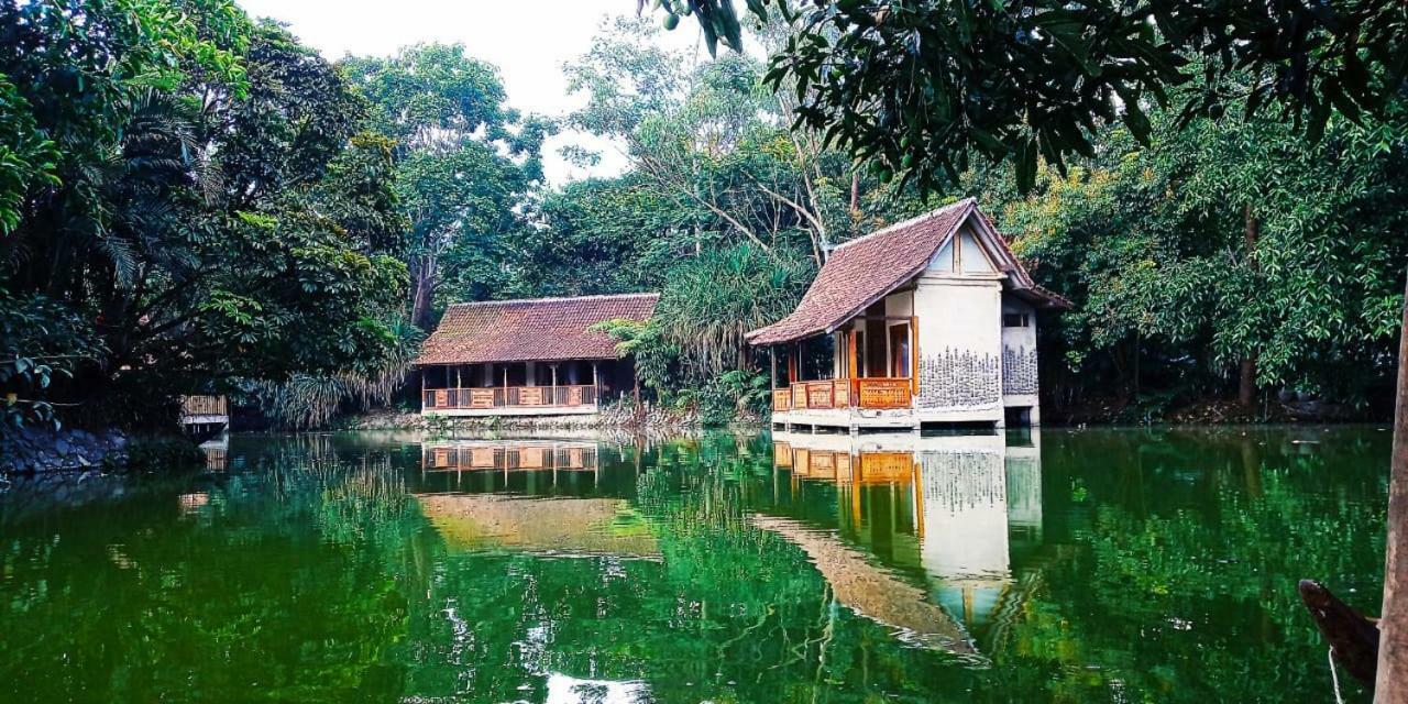 Sapulidi Cafe, Gallery & Resort レムバン エクステリア 写真
