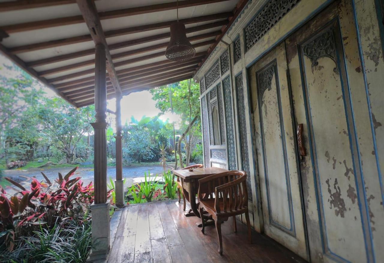 Sapulidi Cafe, Gallery & Resort レムバン エクステリア 写真